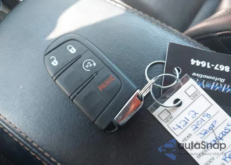 2018 Jeep Compass Limited 4X4 из США, поврежденный, VIN 3C4NJDCB1JT395933